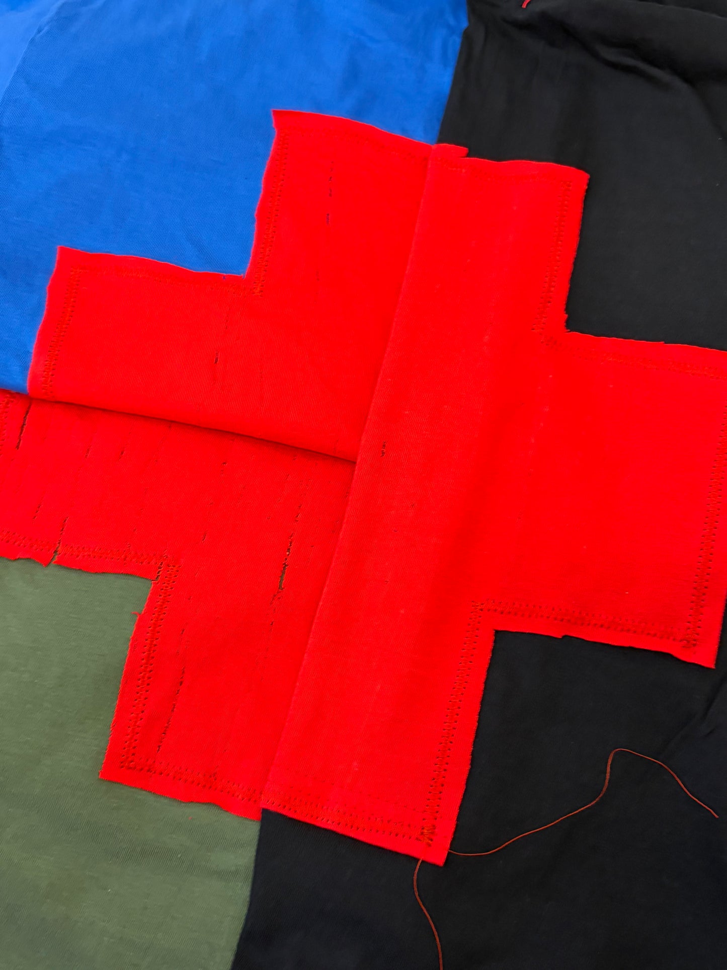 BLUE + RED CROSS BABY TEE