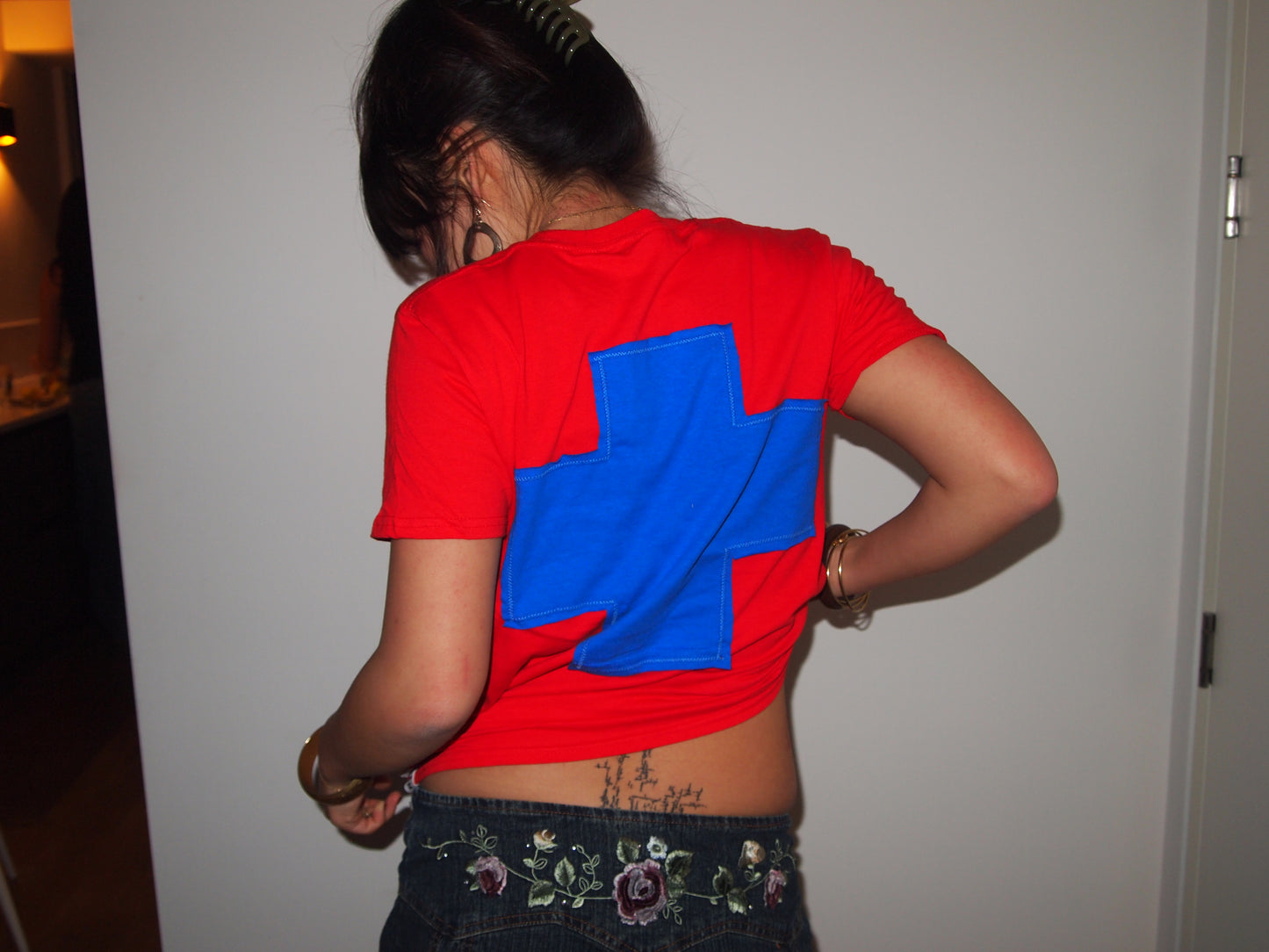Red and Blue Cross//Cut Tee - M